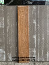 Gạch ốp tường 15x80 giả gỗ trang trí