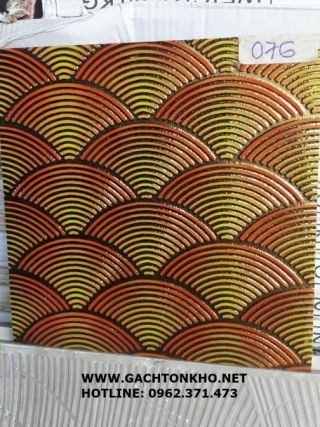 Gạch nhũ vàng cánh quạt 30x30 ms65