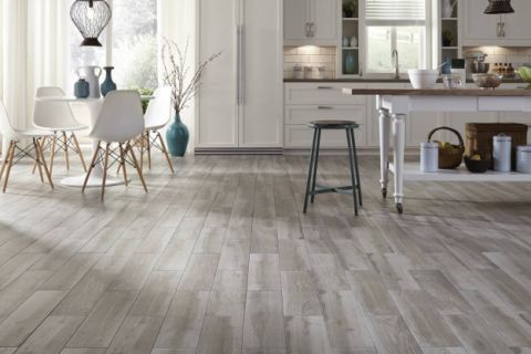 Tìm mua các mẫu gạch lát nền giả vân gỗ giá rẻ ở đâu tại TPHCM?