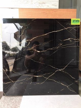 Gạch 80x80 đen vân cam Trung Quốc