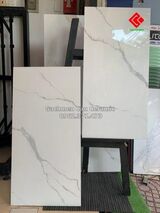 Gạch 40x80 bóng kiếng trắng vân mây tự nhiên ốp tường