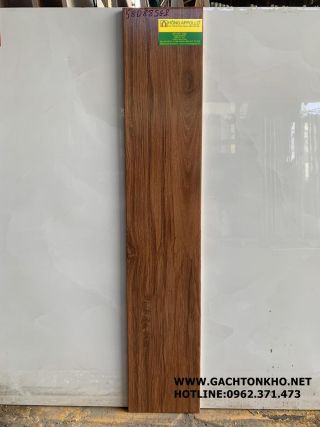 Gạch ốp tường 15x80 giả gỗ đẹp
