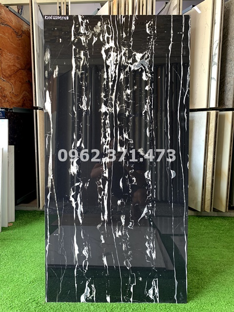 gạch 600x1200 dán mặt tiền đen vân trắng