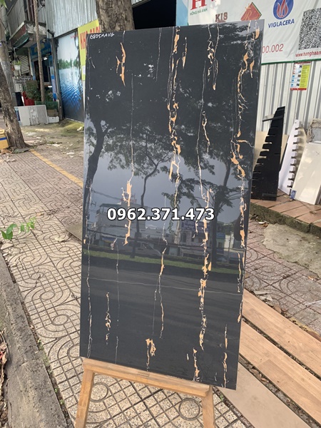 gạch 60x120 gi&aacute; rẻ đen v&acirc;n cam
