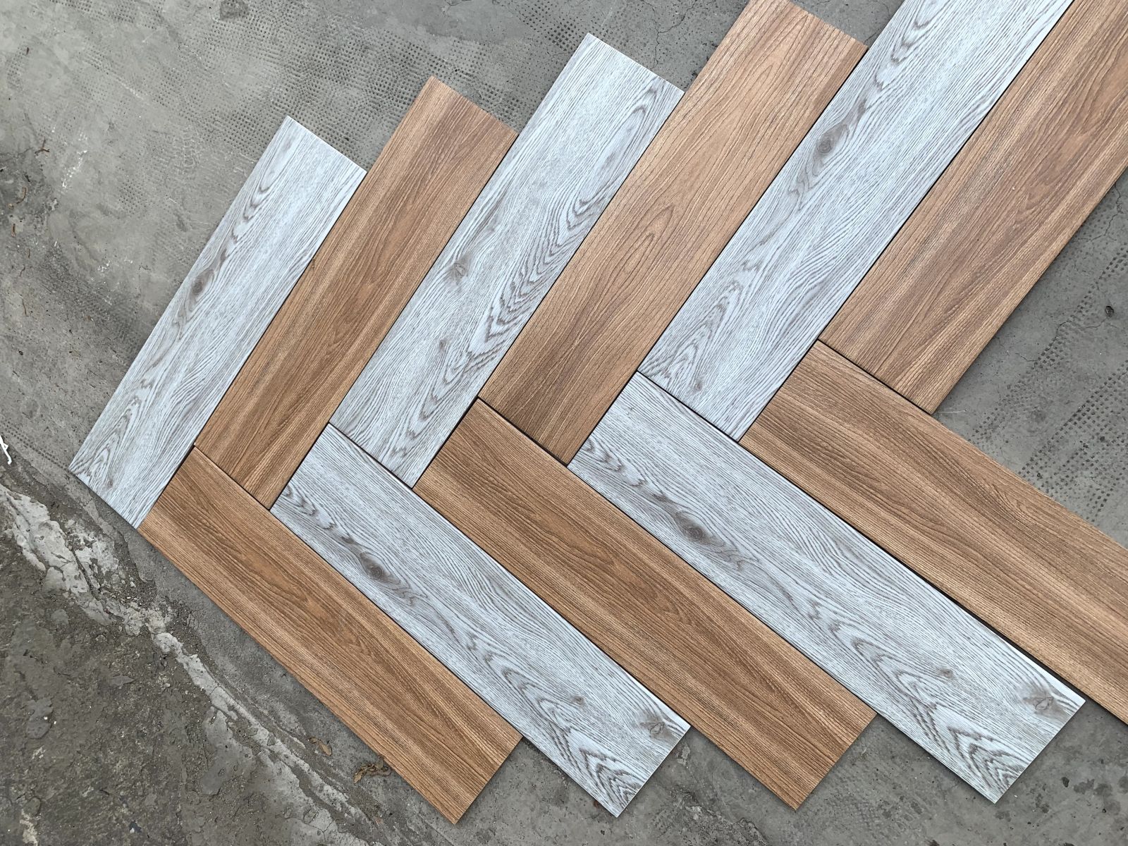 gạch giả gỗ giá rẻ 1580cm (1)